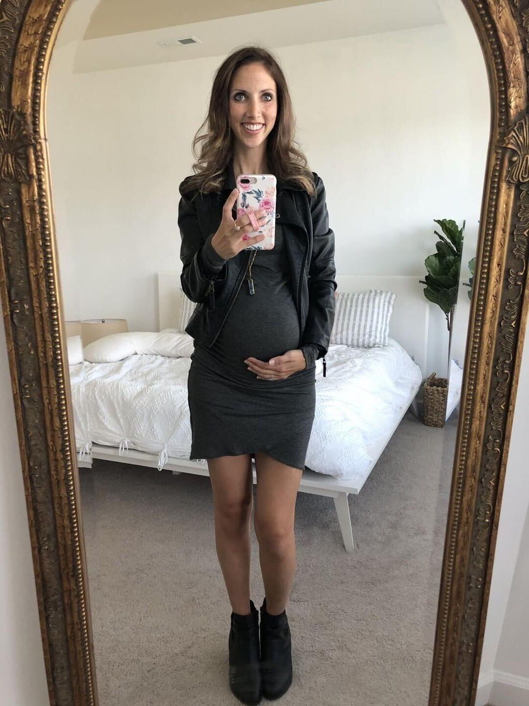 Mirror mirror on the wall, who's the sexiest preggo of them all?