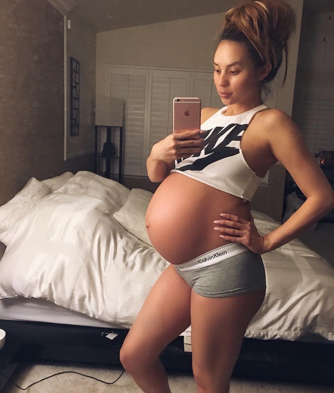 Mirror mirror on the wall, who's the sexiest preggo of them all?