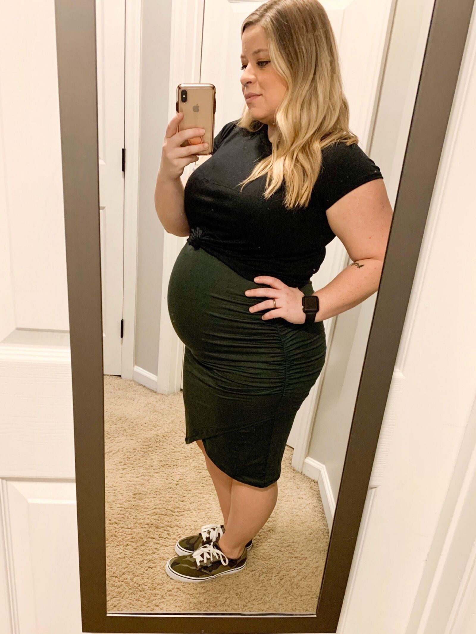 Mirror mirror on the wall, who's the sexiest preggo of them all?