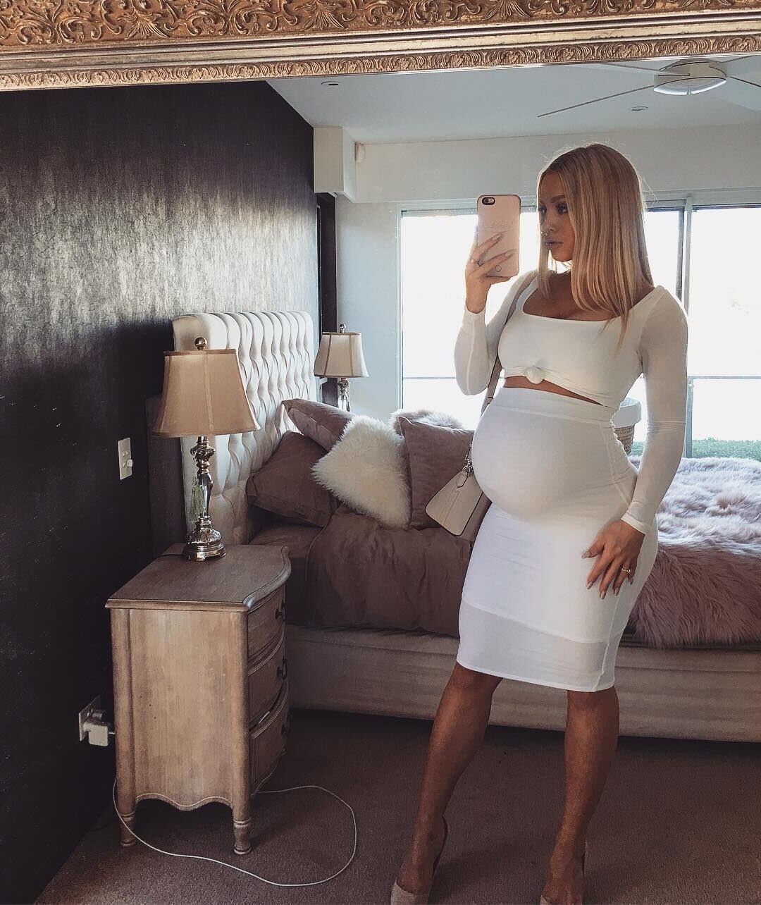 Mirror mirror on the wall, who's the sexiest preggo of them all?