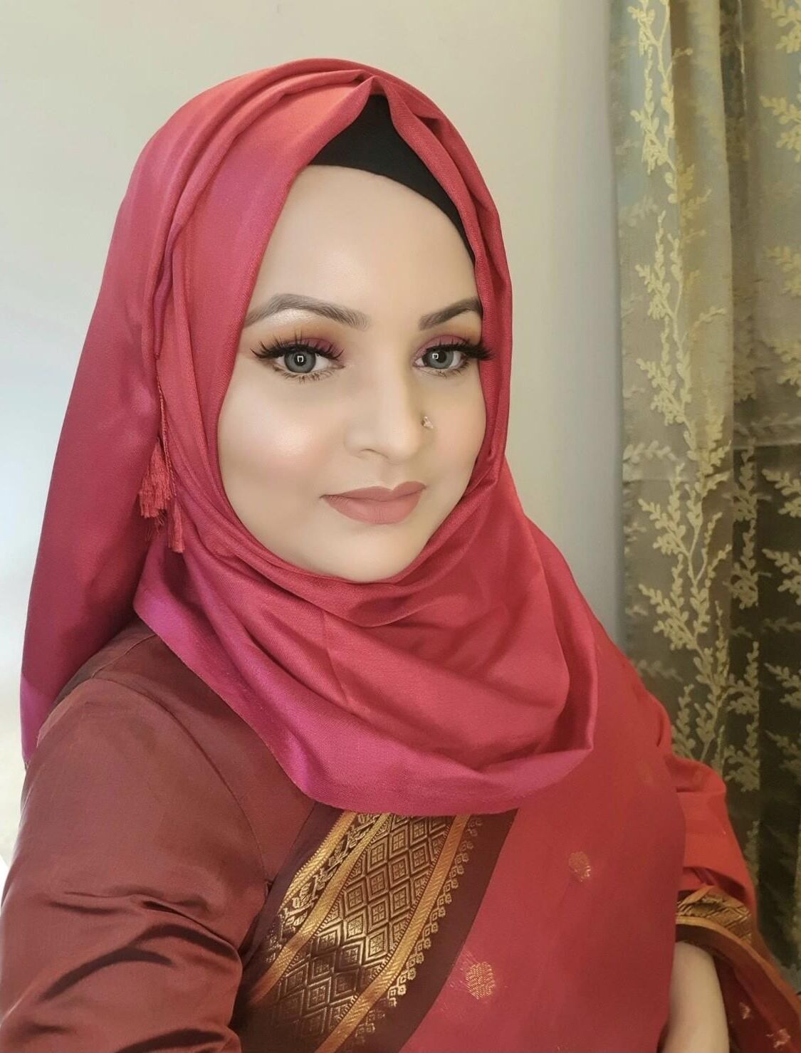 Pregnant hijabi milf