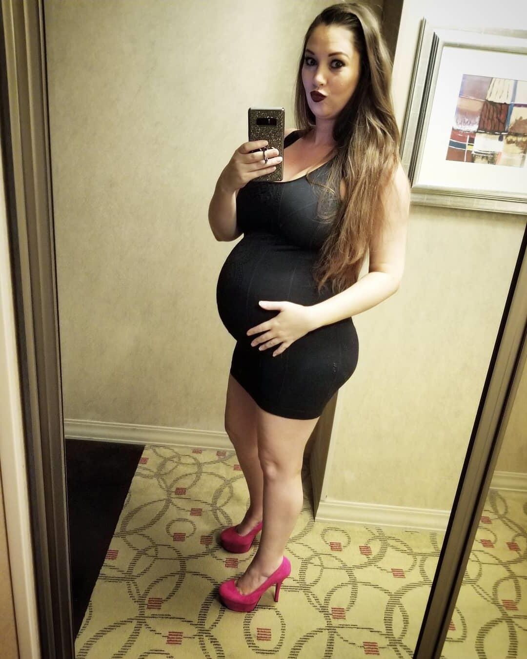 Mirror mirror on the wall, who's the sexiest preggo of them all?