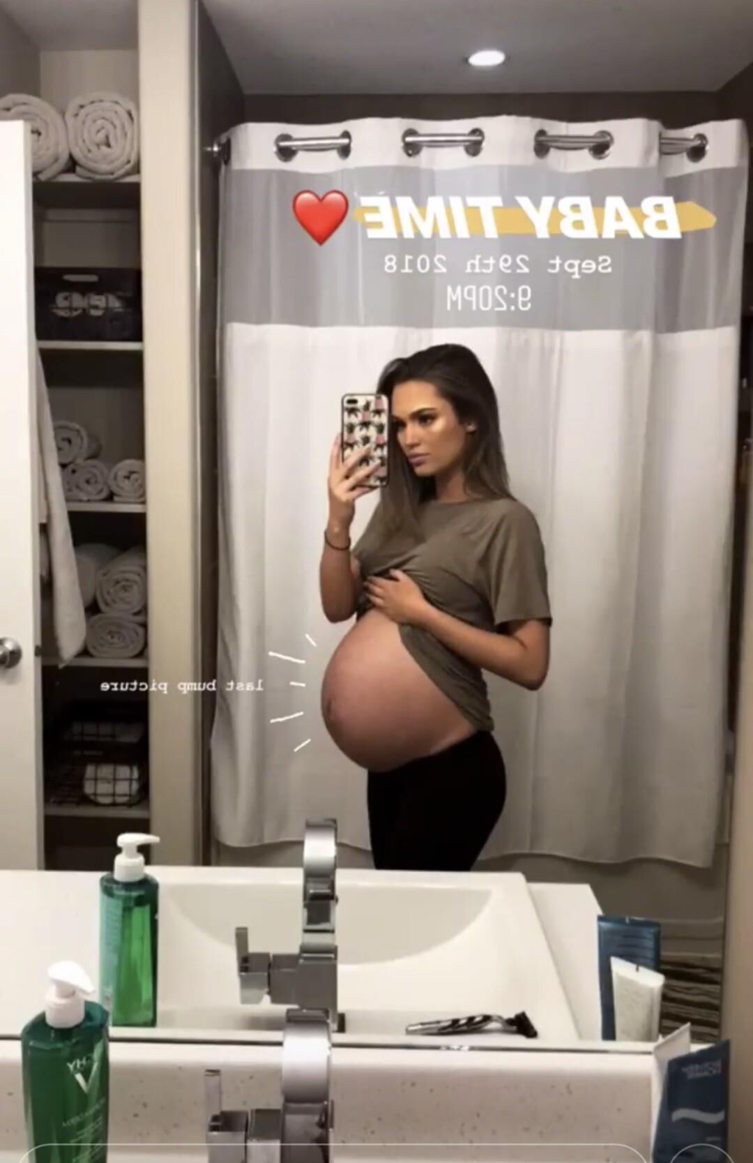 Mirror mirror on the wall, who's the sexiest preggo of them all?