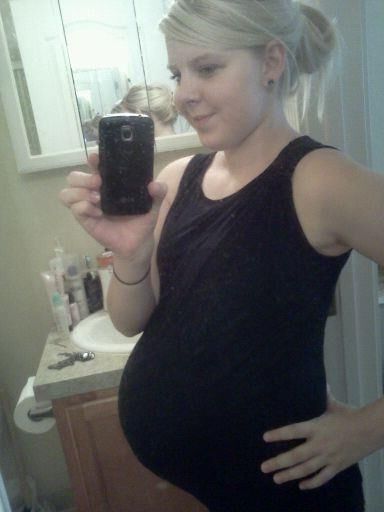 Mirror mirror on the wall, who's the sexiest preggo of them all?