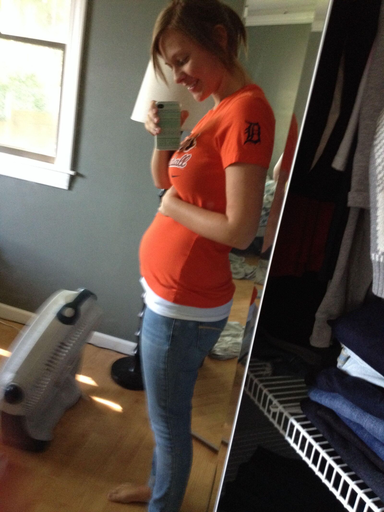 Mirror mirror on the wall, who's the sexiest preggo of them all?