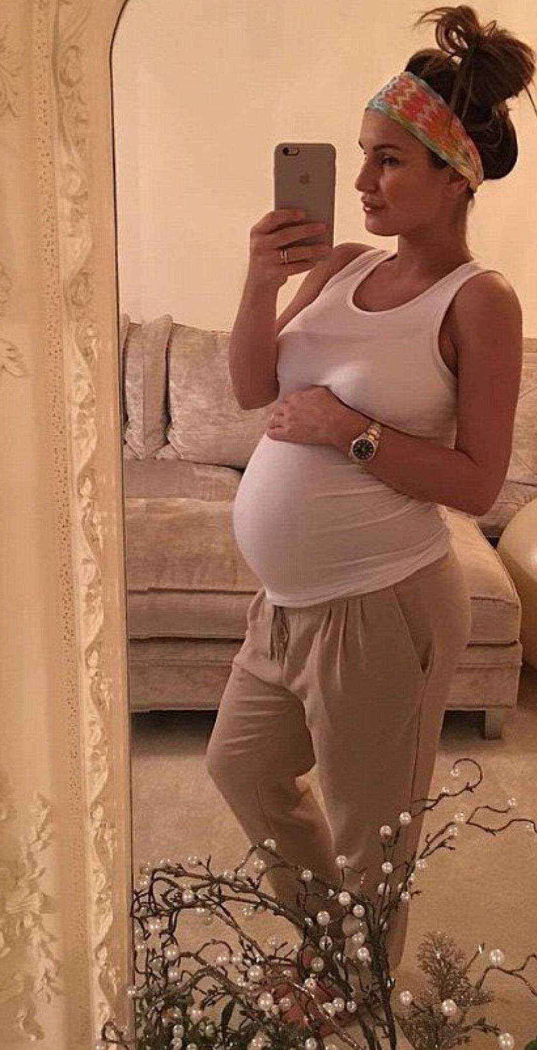 Mirror mirror on the wall, who's the sexiest preggo of them all?