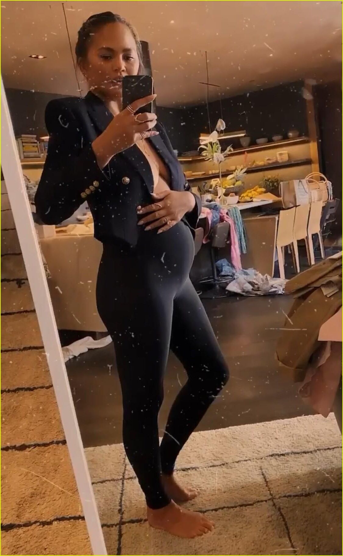 Mirror mirror on the wall, who's the sexiest preggo of them all?