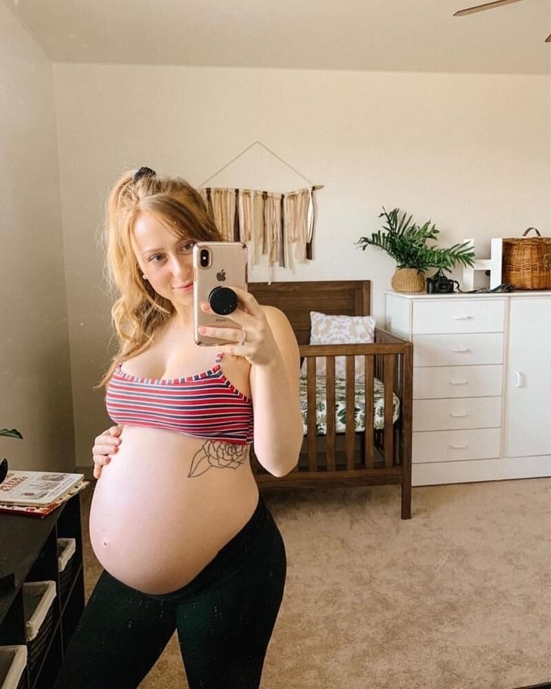 Mirror mirror on the wall, who's the sexiest preggo of them all?