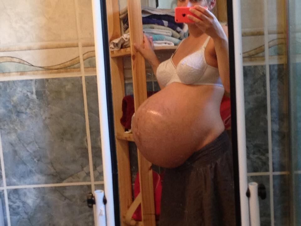 Enormes belezas de barriga grávida