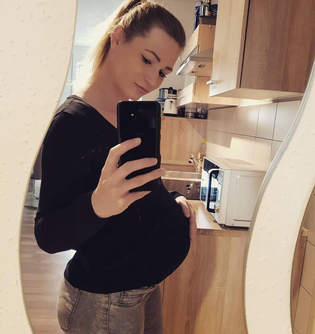 Preggo German