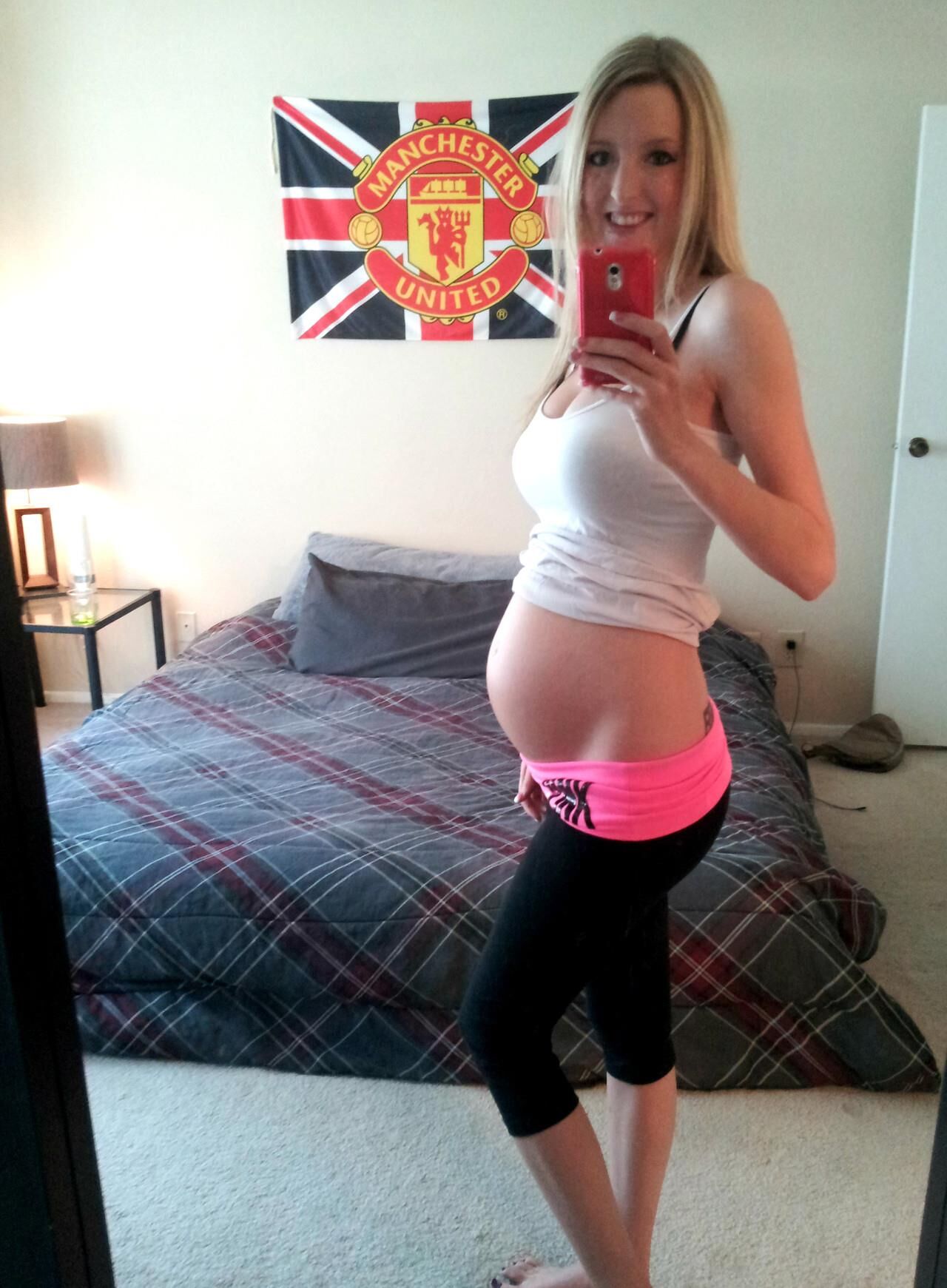 non nude preggos 3