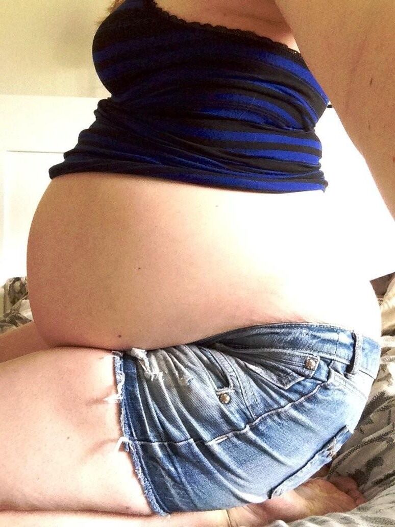 non nude preggos 3