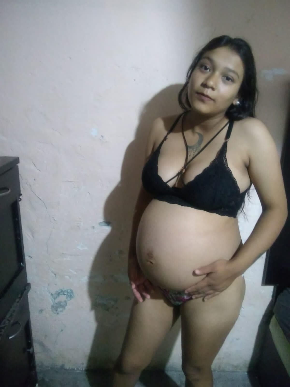 Mexicana Embarazada 19