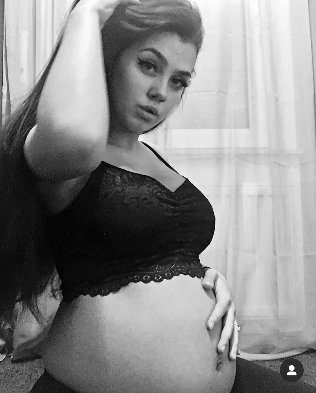 Pregnant teen 29