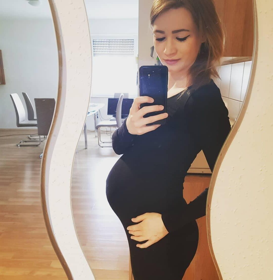 Preggo German