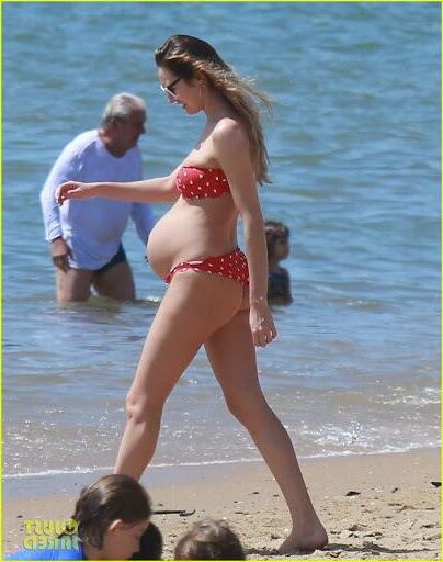 Celebs pregnant