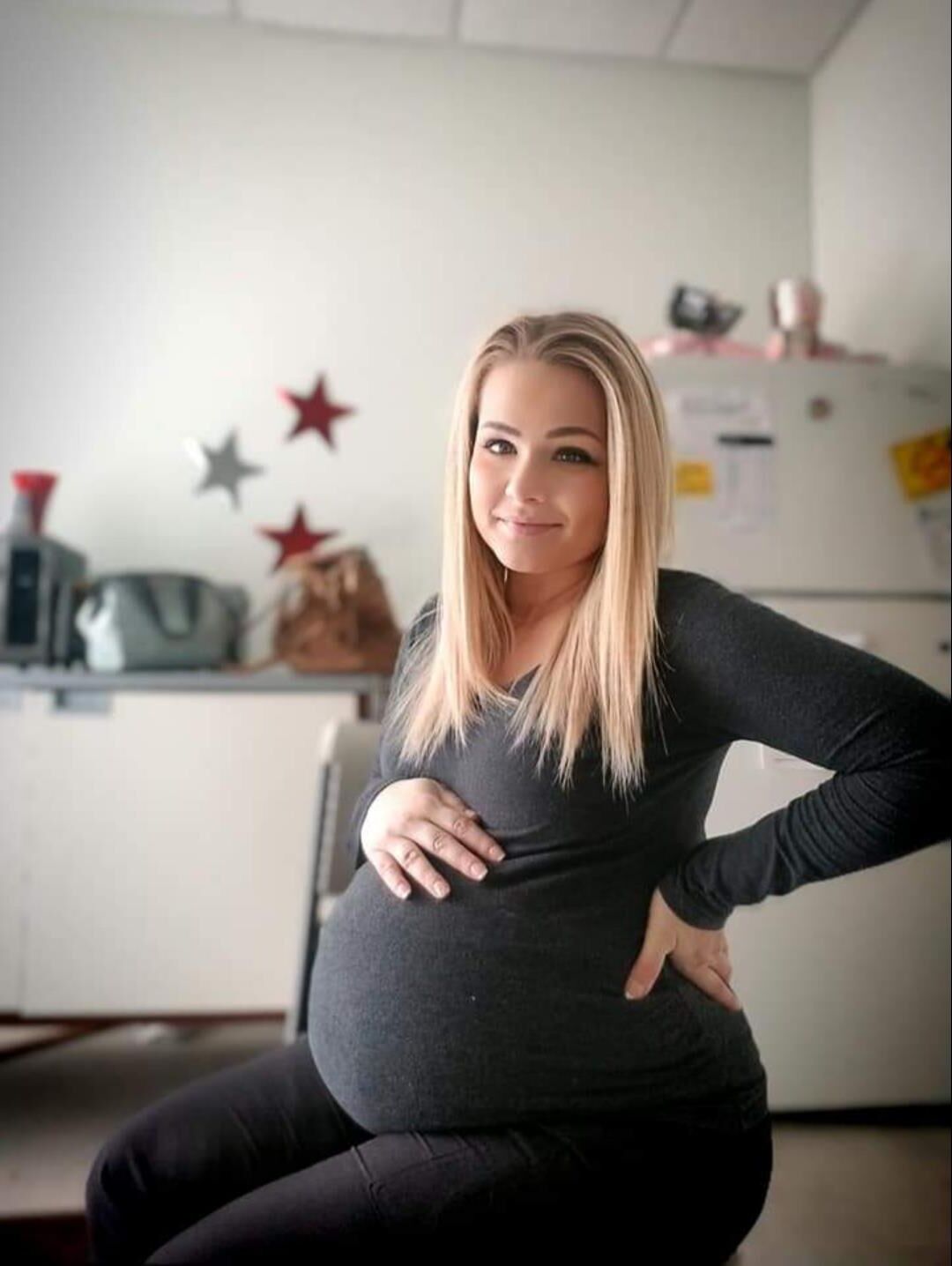 Femme enceinte 93