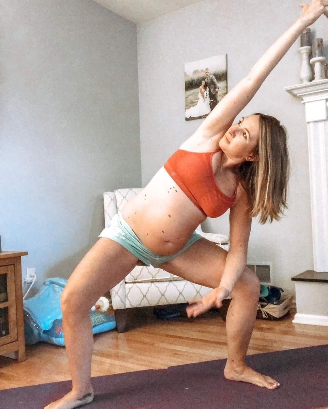 Pregnant Woman 36