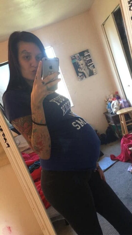 Sexy Pregnant Amber