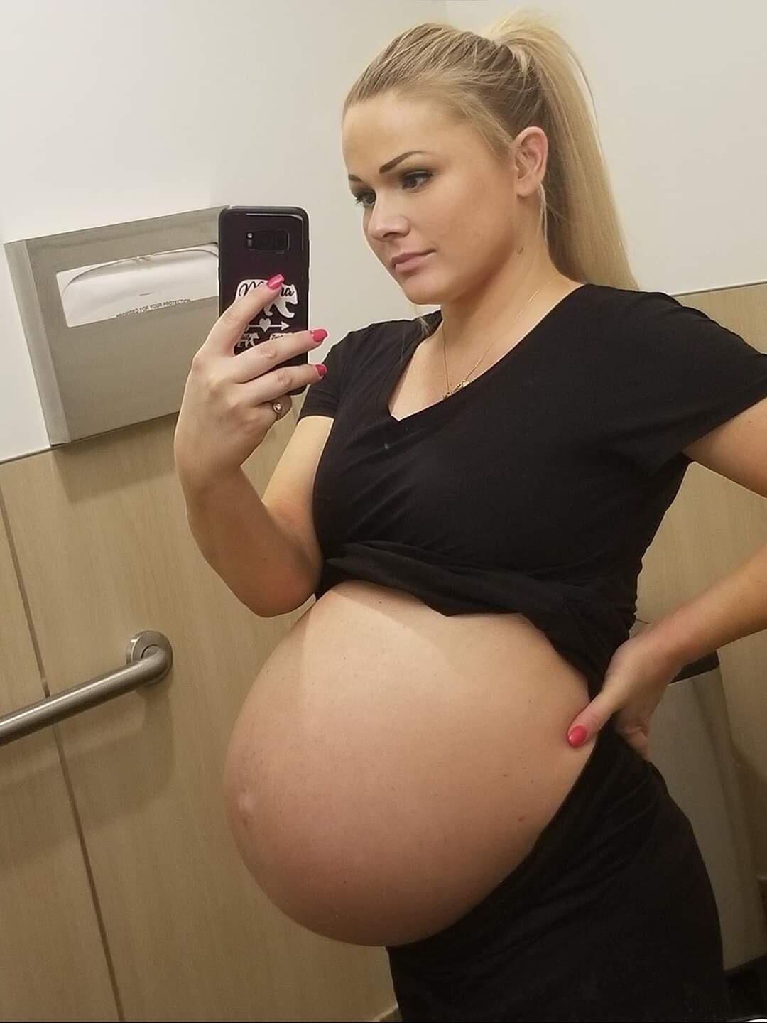 Femme enceinte 93