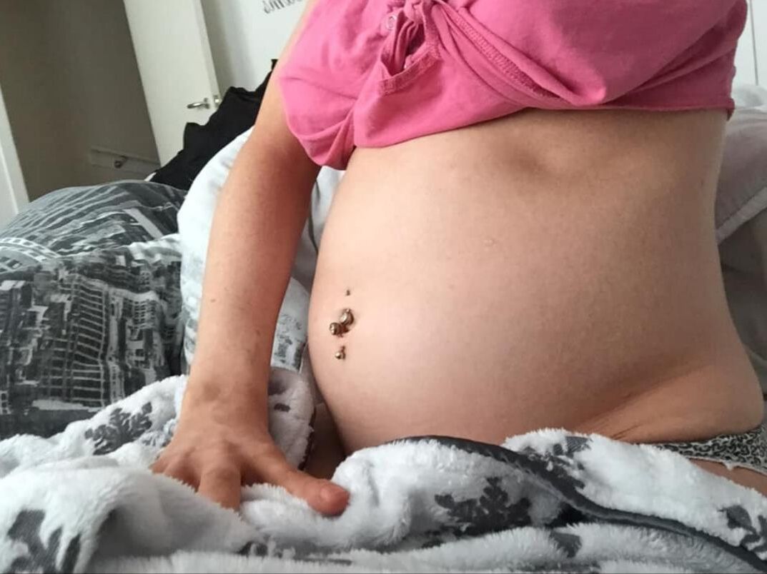 Femme Enceinte 25