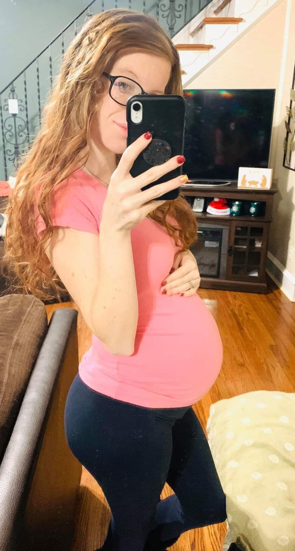 Pregnant Woman 90