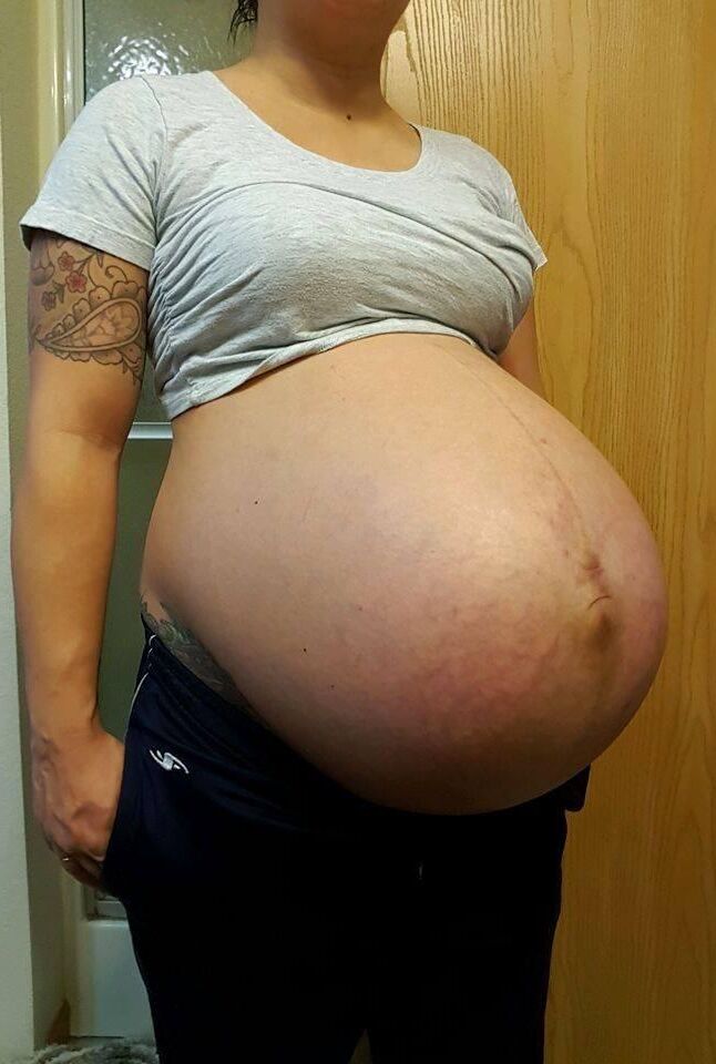 Enormes belezas de barriga grávida