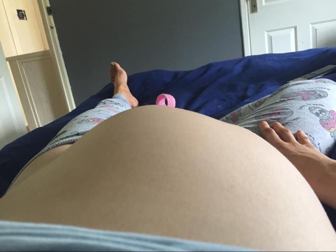 Femme Enceinte 25