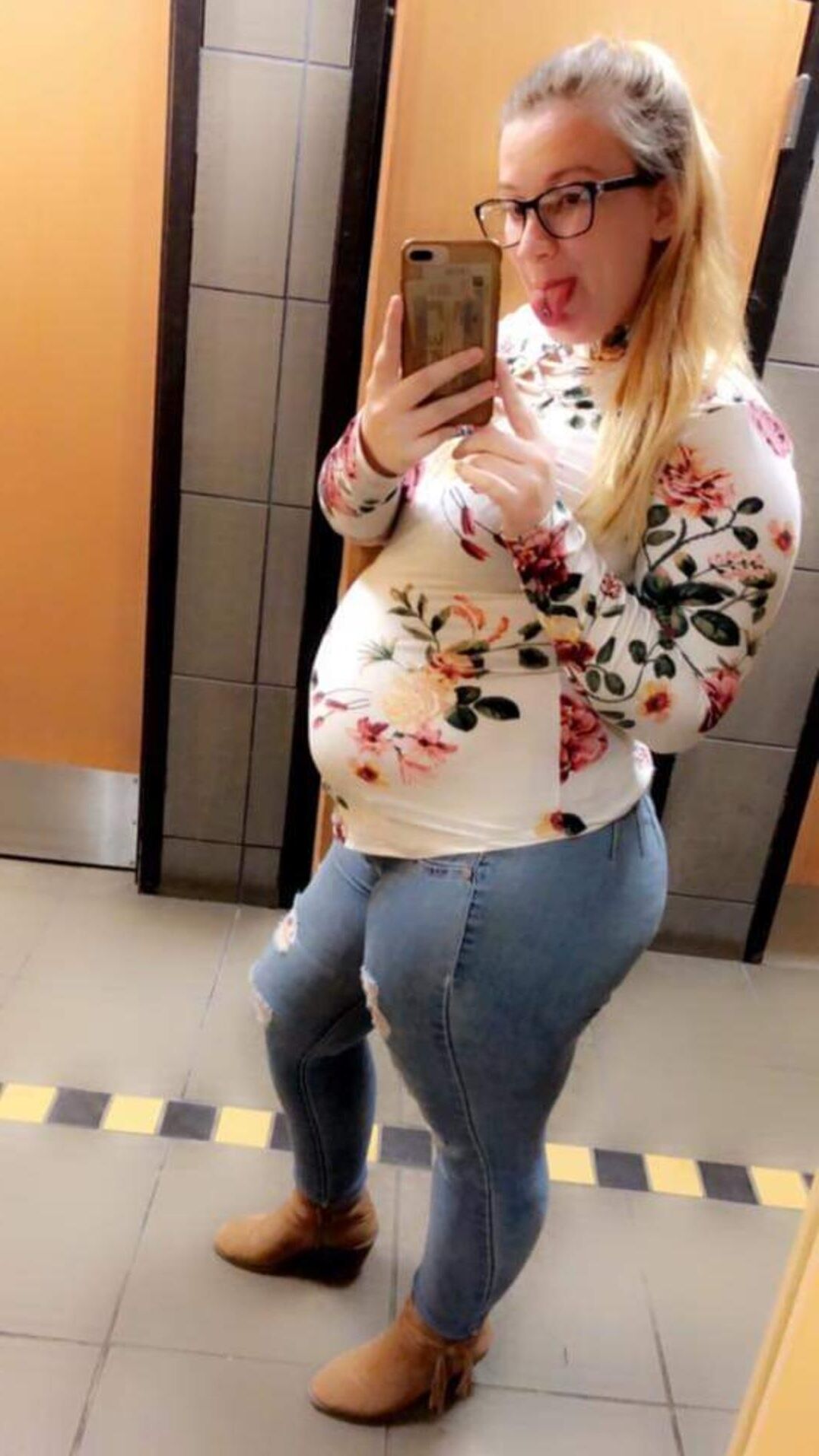 Pregnant bbw teen