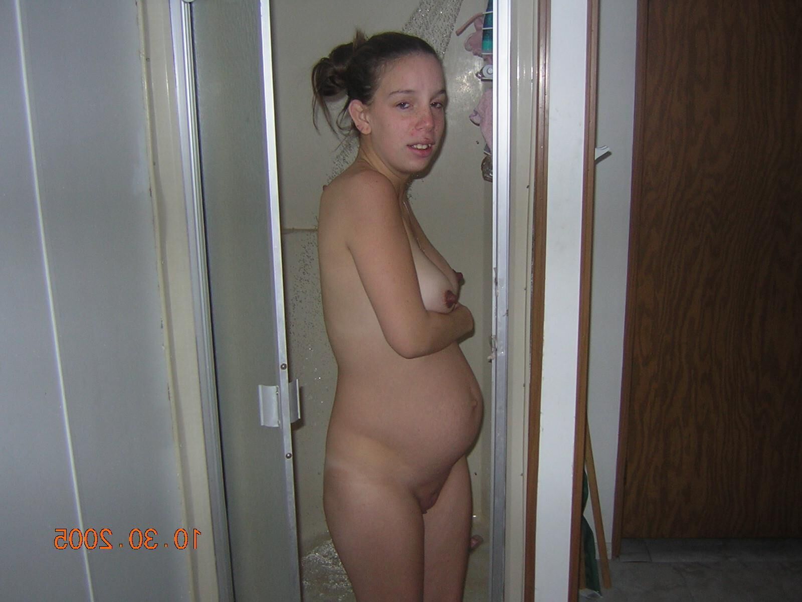 Pregnant Stand-up Nudes 59