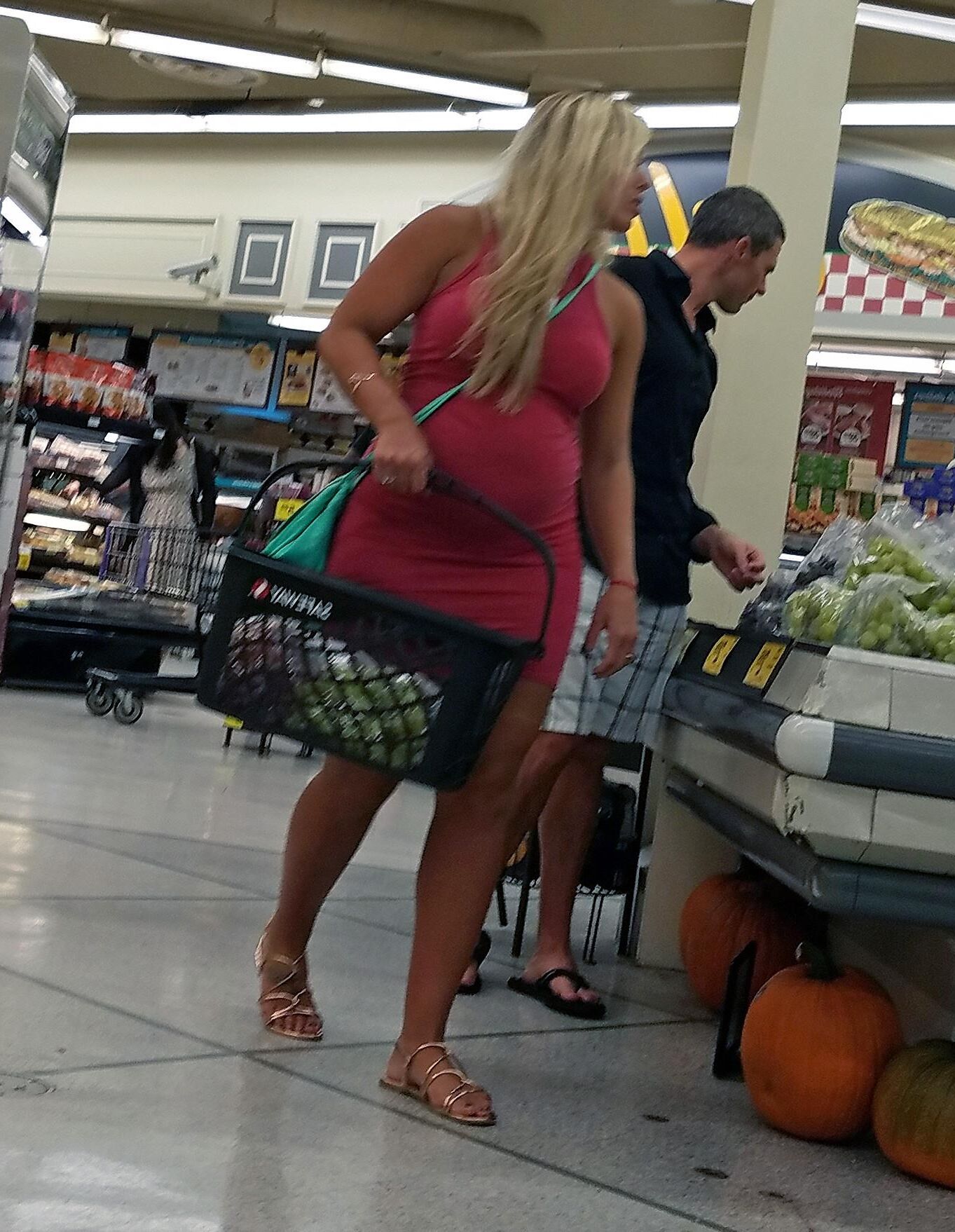 Candid Grocery Preggo