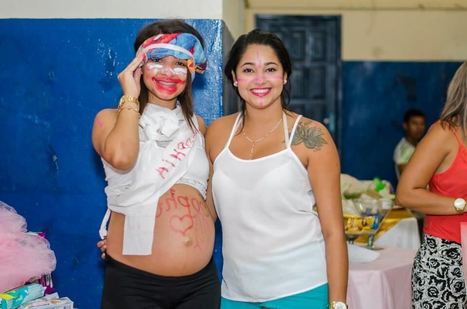 Pregnant Bruna - decorated baby bump