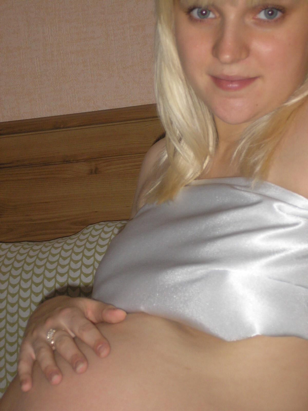 blonde pregnant teen shows her nice body