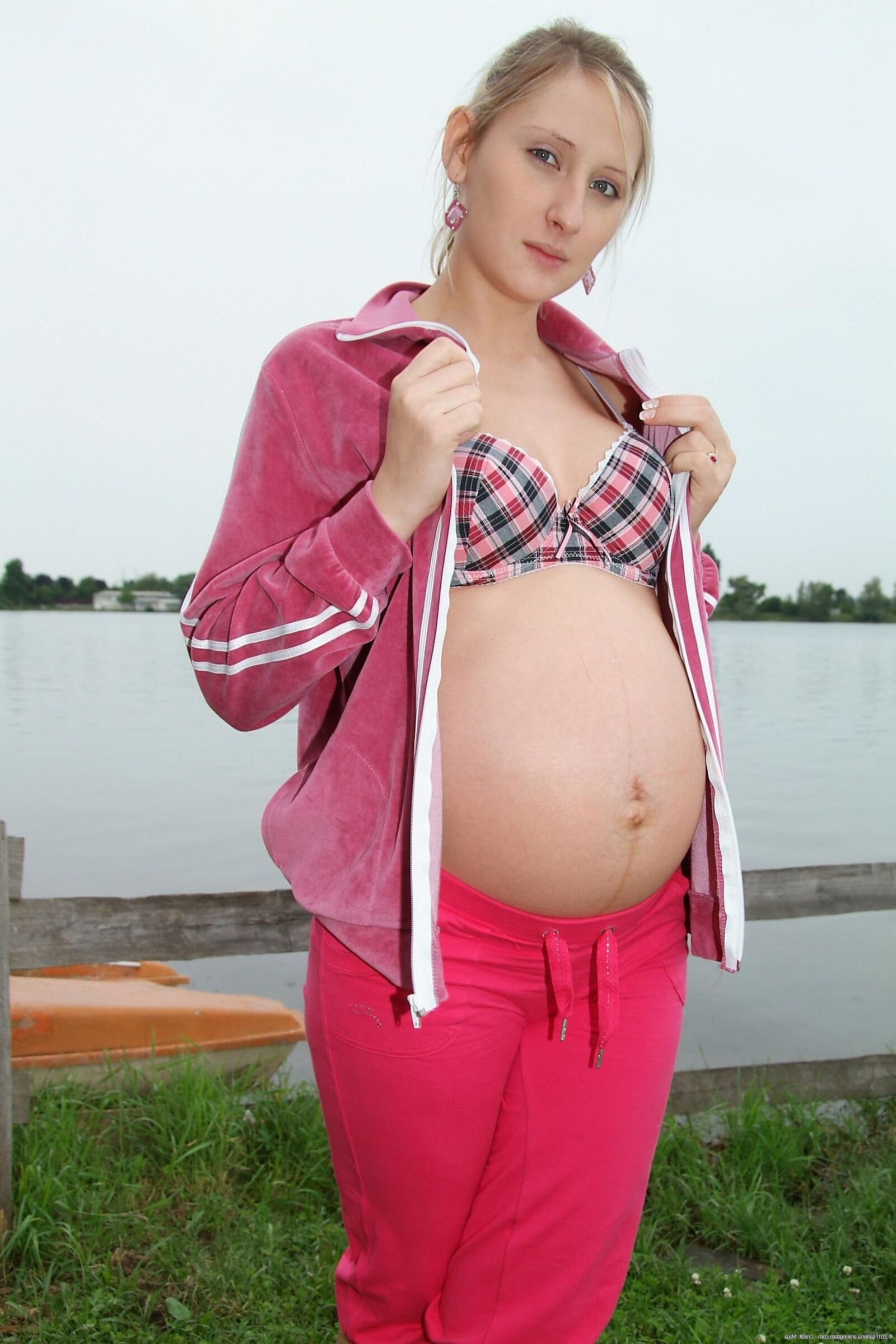 Nadia Pregnant (216237)