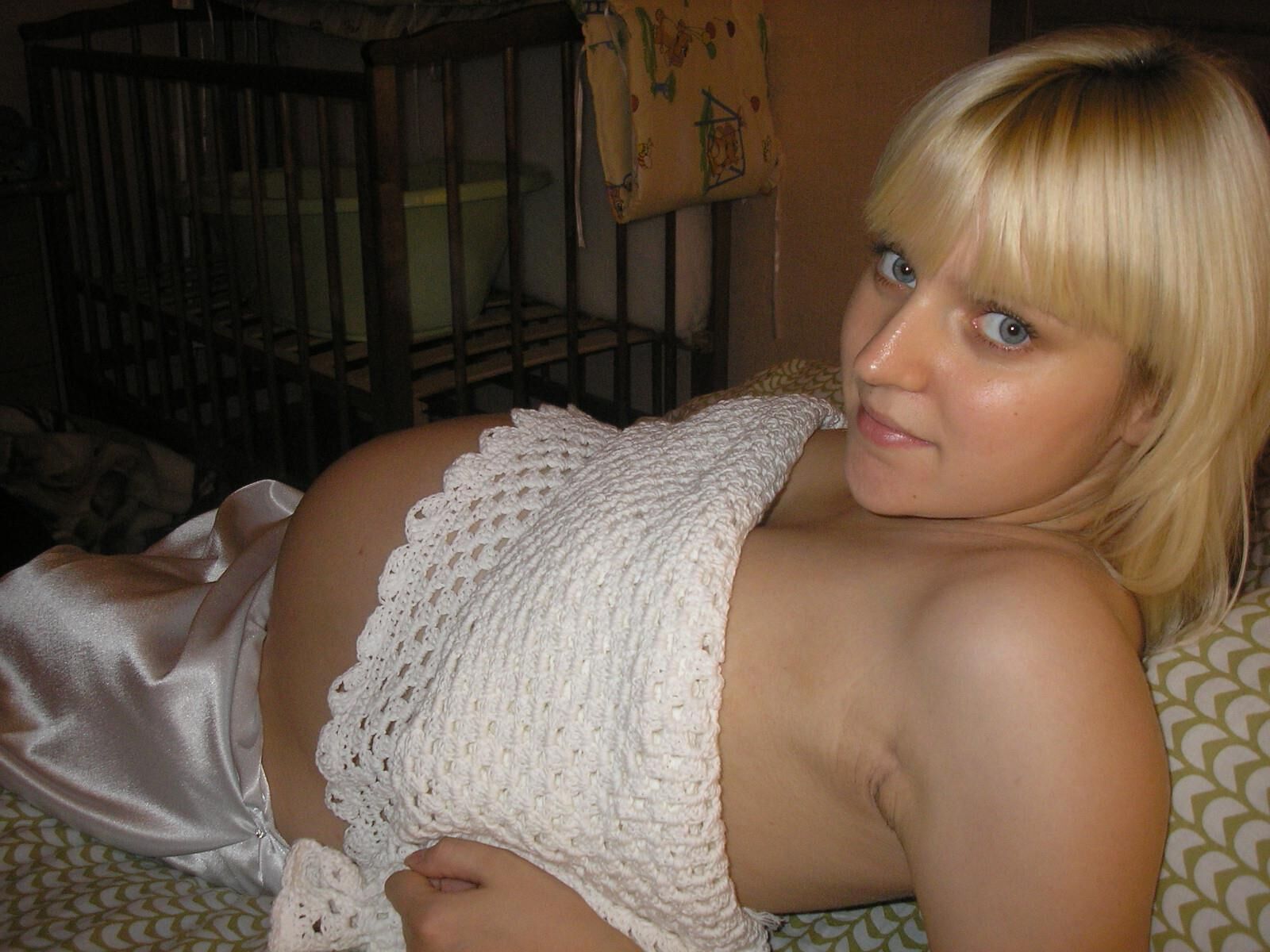 blonde pregnant teen shows her nice body