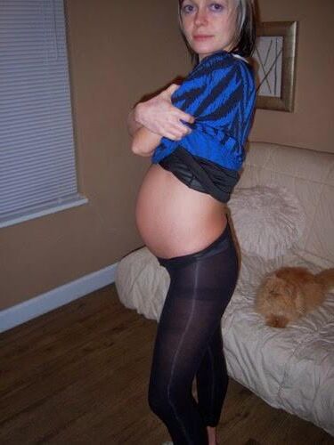 Pregnants in pantyhose