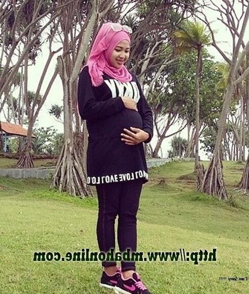 Mama Jilbab Hamil