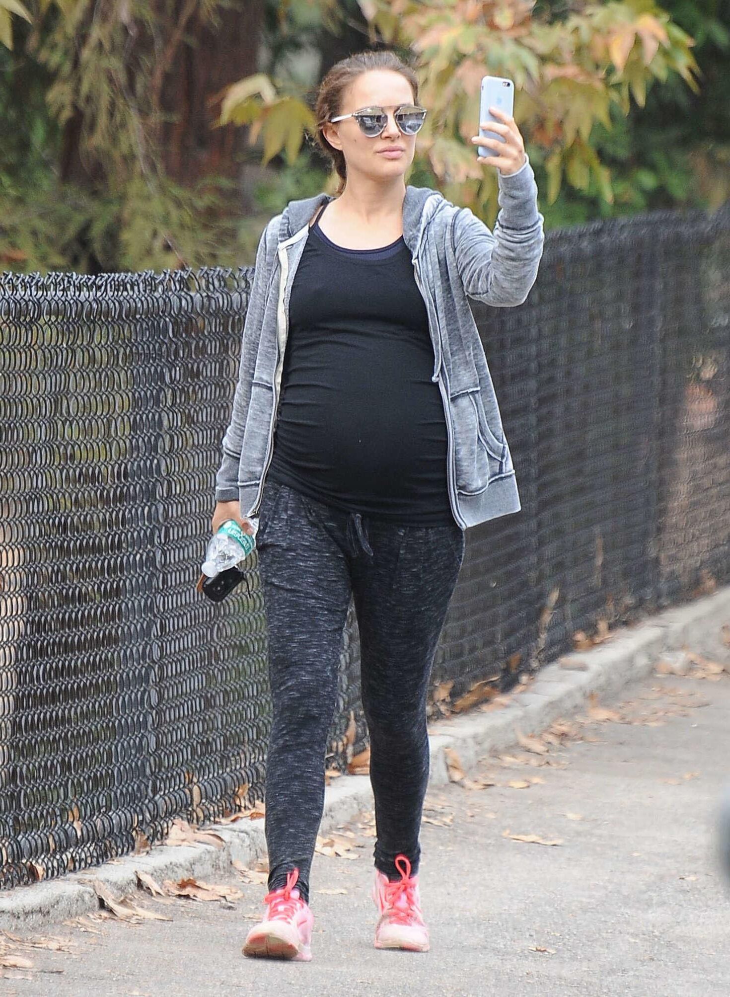 Natalie Portman Gallery 46  - Pregnant