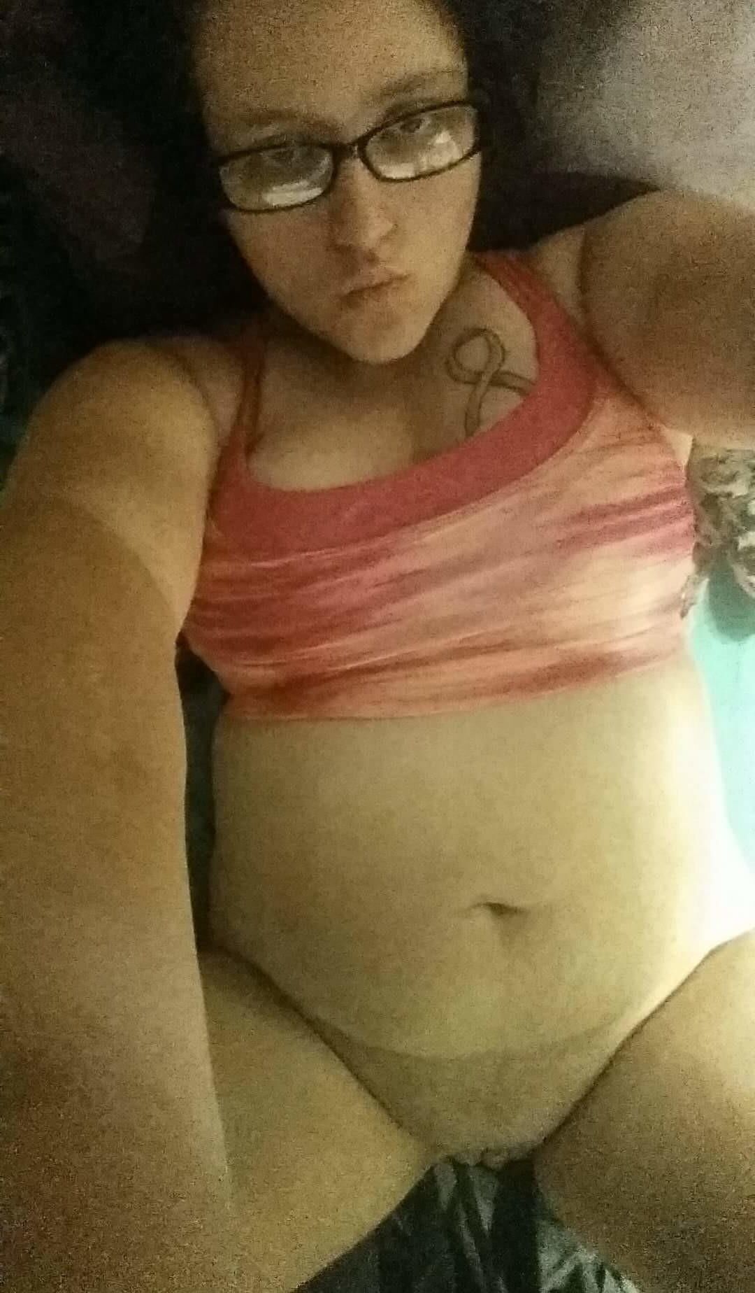 Pregnant slut Samantha