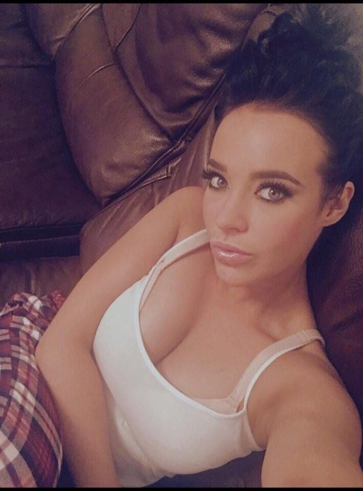 Stephanie Davis. Pregnant.