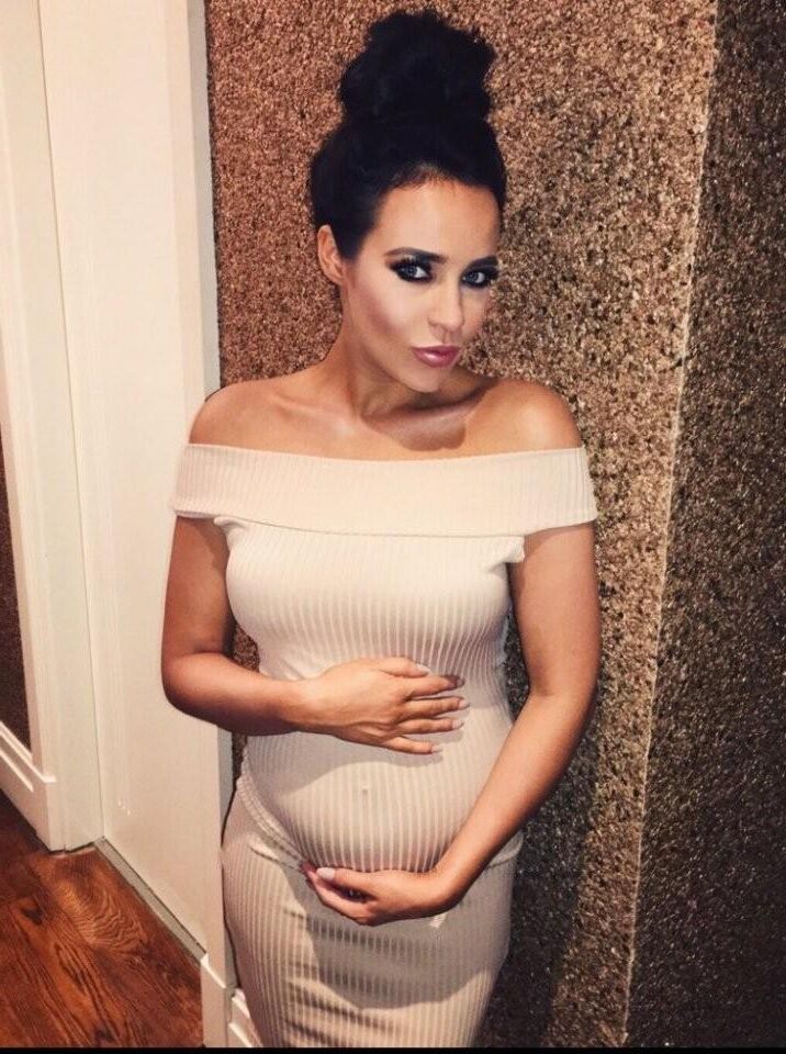 Stephanie Davis. Pregnant.