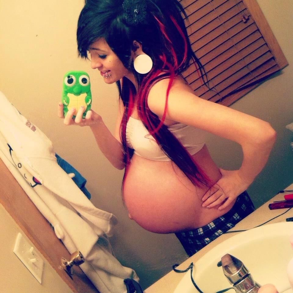 sexy nonnude preggos 