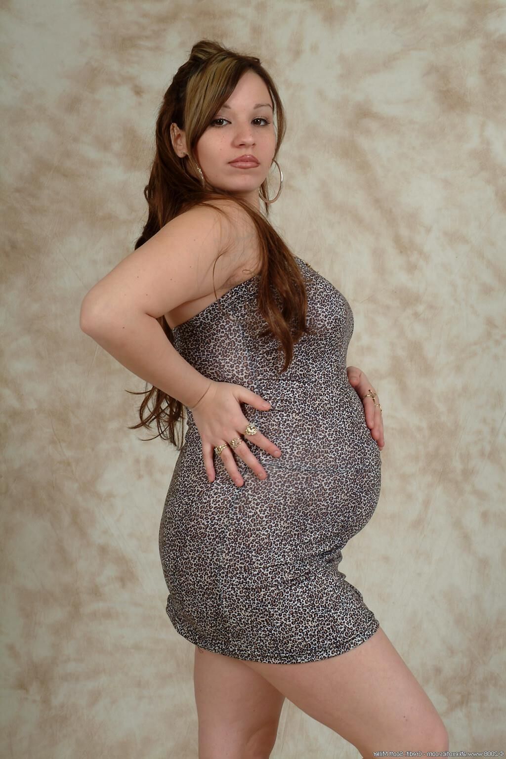 Amy Pregnant (159368)