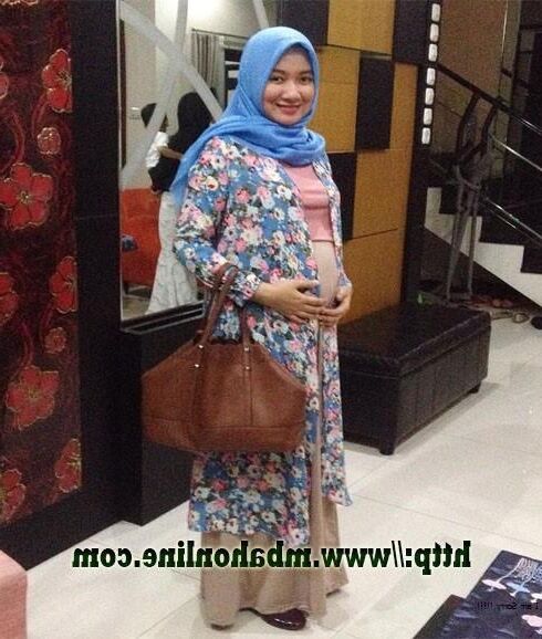 Mama Jilbab Hamil