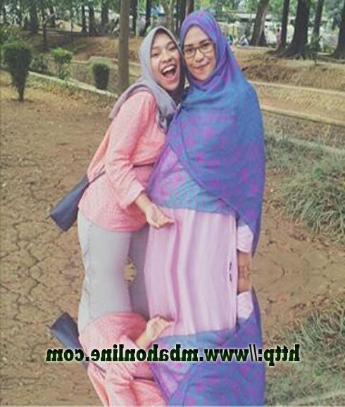 Temanku Jilbab Hamil