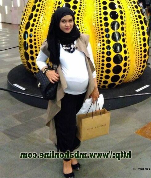 Mama Jilbab Hamil