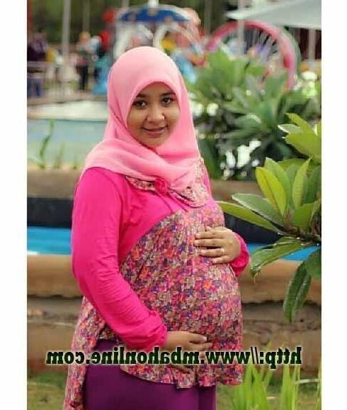 Mom Jilbab Hamil