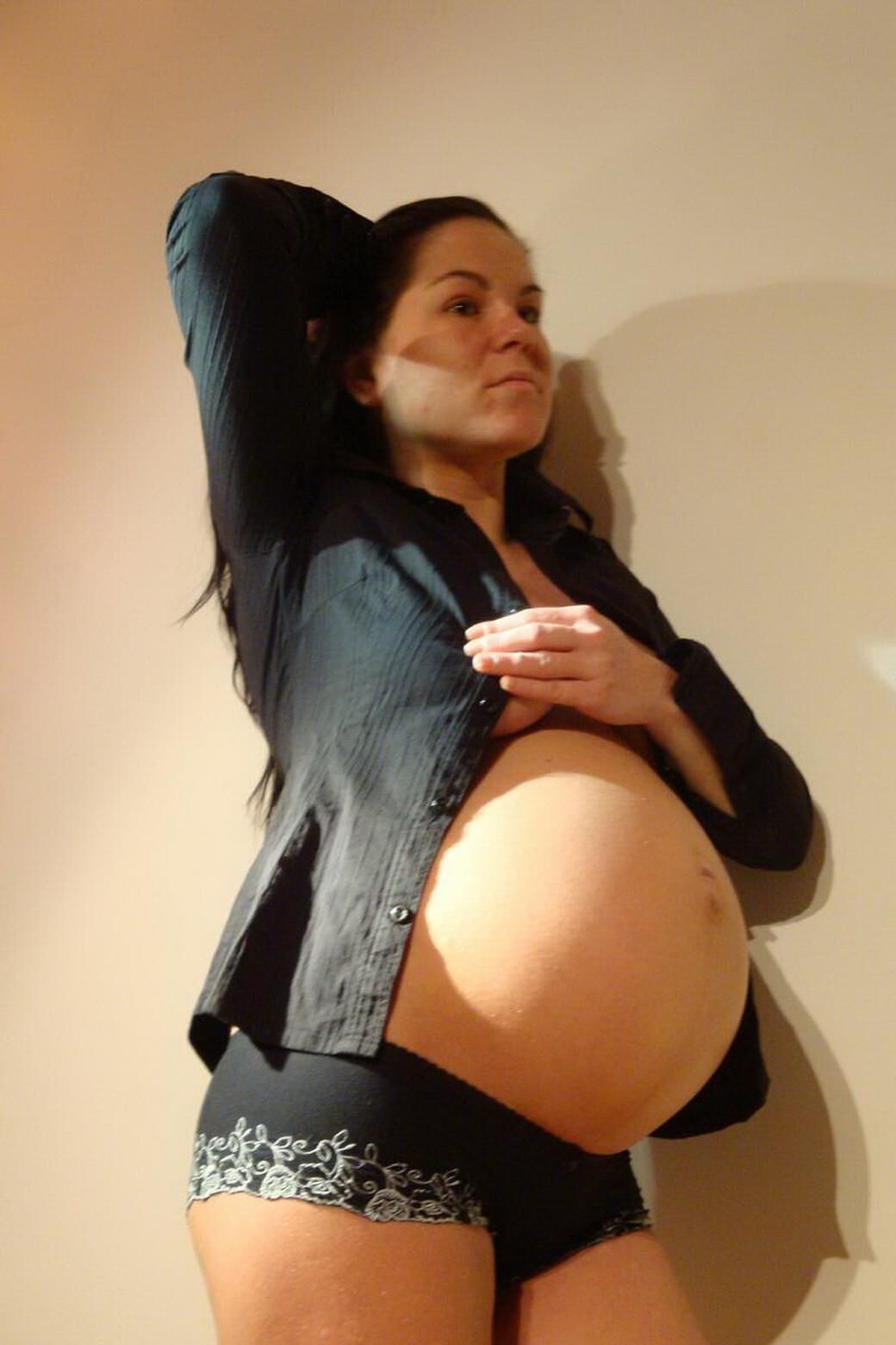 Pregnant amateur