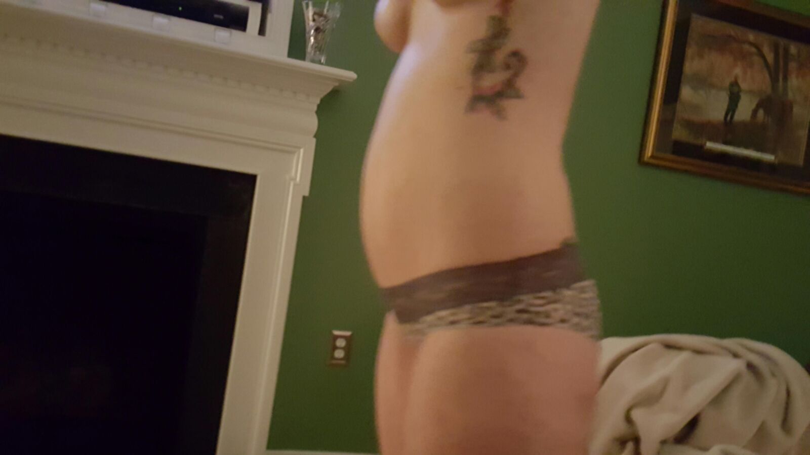 Shared HotWife Eileen 7-8 weeks pregnant