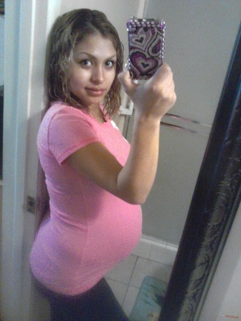 selfshots of pregnant ladies and teens